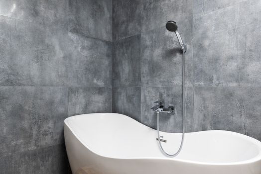 Buitenbad of buitendouche: wellness in eigen tuin